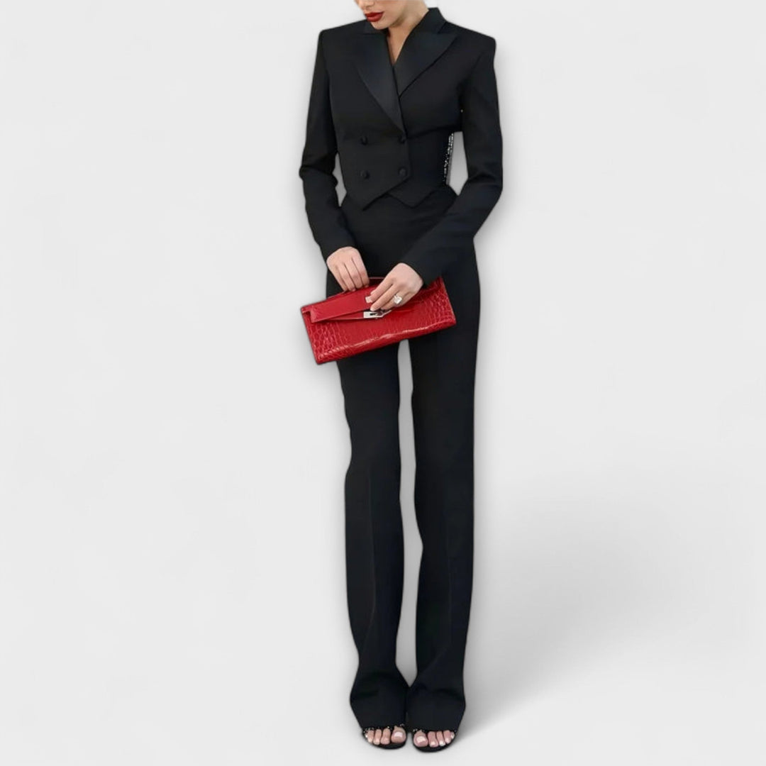 Noa - Conjunto Corto de Blazer sin Espalda con Perlas Negras